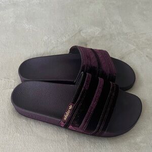 Adidas Wmns Adilette Slide 'Victory Crimson'